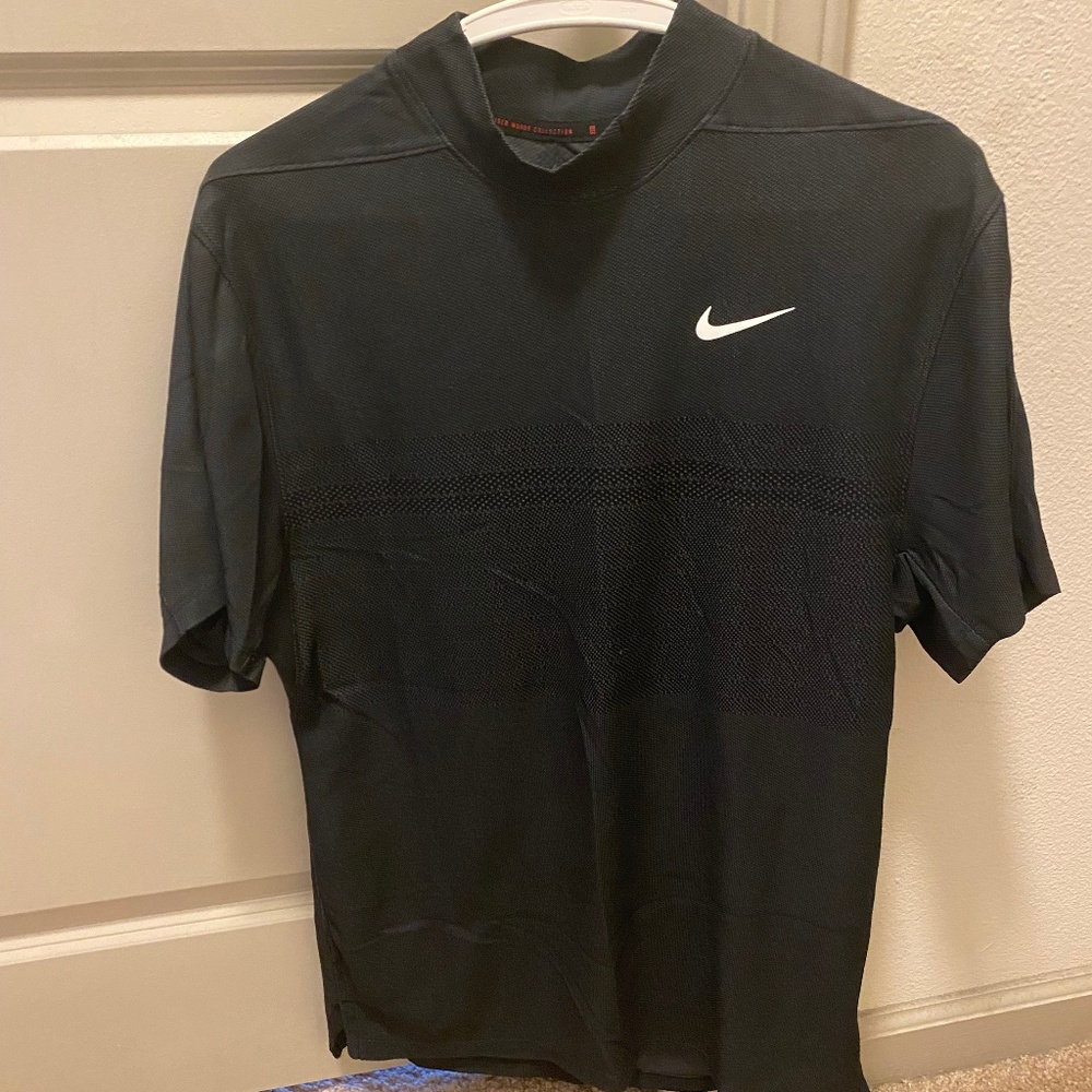 Nike Tiger woods black golf shirt Size small